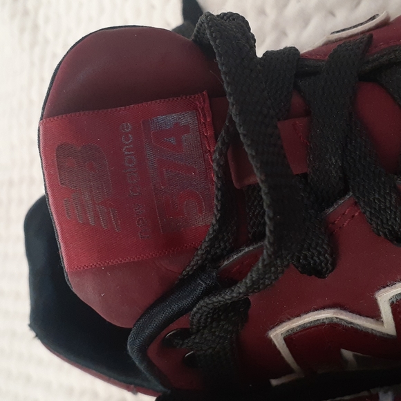 New Balance 574 | Kids 13.5 | Burgundy Black White - Picture 5 of 7